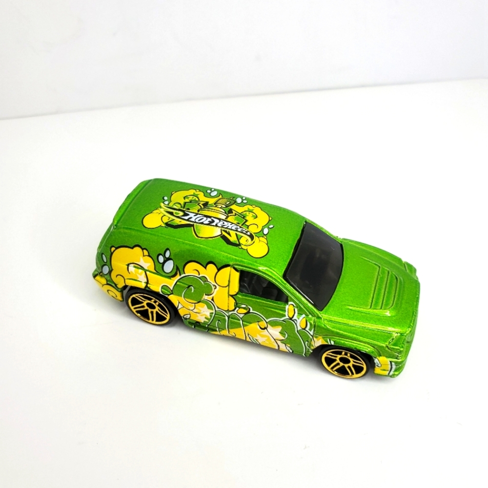 Mattel Hot Wheels 2001 Lime Green Yellow Diecast Fandango SUV‎